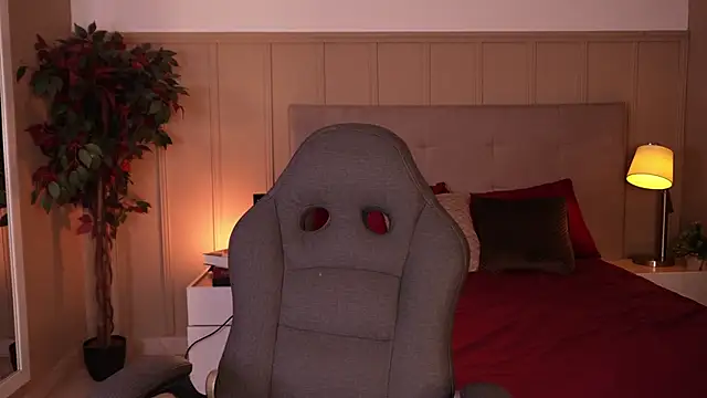 Snapshot of melaniebrett chatting on 02-28-26, 07:46 melaniebrett online show from 02-28-26, 07:46