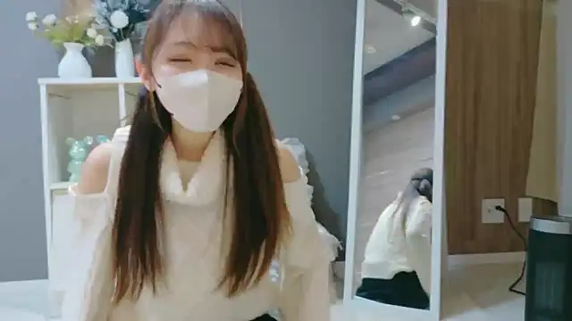 Nami-jpn online show from 12-20-25, 07:22