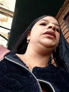 Layla-daring online show from 04-17-26, 06:33