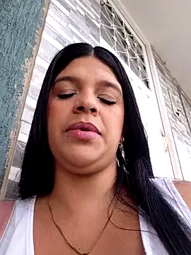 Layla-daring online show from 04-27-26, 07:01