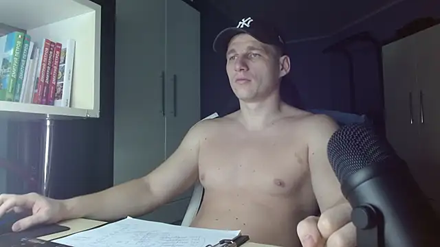 Poliglotjoe1 online show from 11-28-25, 04:23