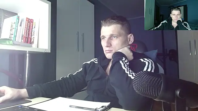 Poliglotjoe1 online show from 11-30-25, 08:04