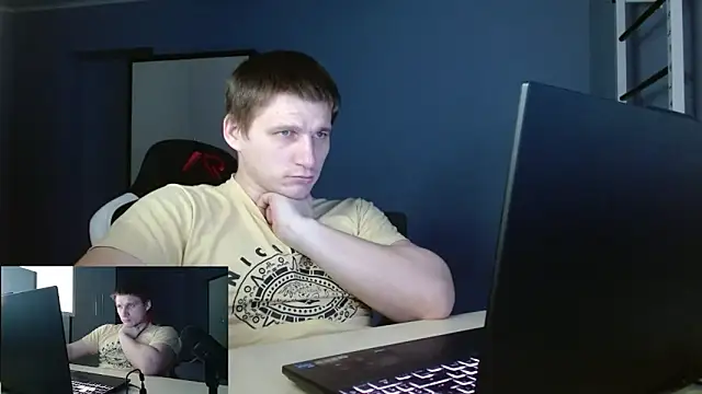 Snapshot of Poliglotjoe1 chatting on 02-11-26, 02:39 Poliglotjoe1 online show from 02-11-26, 02:39