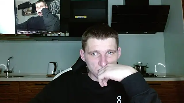 Snapshot of Poliglotjoe1 chatting on 03-01-26, 04:23 Poliglotjoe1 online show from 03-01-26, 04:23