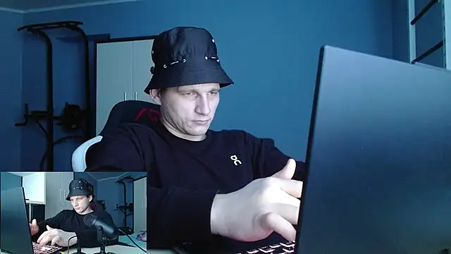 Snapshot of Poliglotjoe1 chatting on 02-08-26, 09:29 Poliglotjoe1 online show from 02-08-26, 09:29