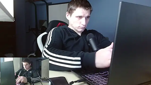 Snapshot of Poliglotjoe1 chatting on 02-01-26, 02:54 Poliglotjoe1 online show from 02-01-26, 02:54