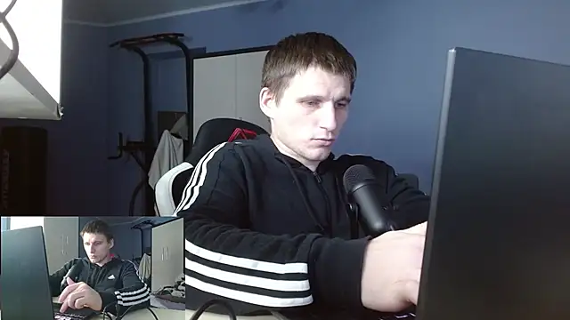 Snapshot of Poliglotjoe1 chatting on 02-01-26, 02:59 Poliglotjoe1 online show from 02-01-26, 02:59