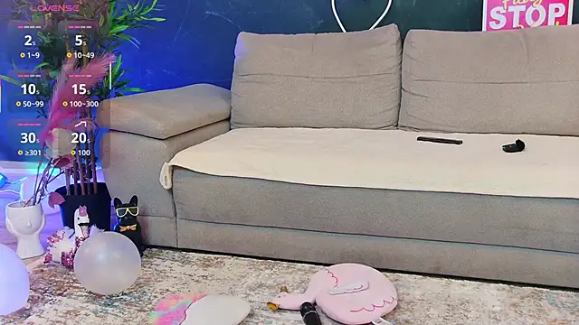 AlessiaDebbie online show from 11-28-25, 08:42