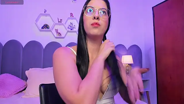 lunagomez24 online show from 01-13-26, 01:31