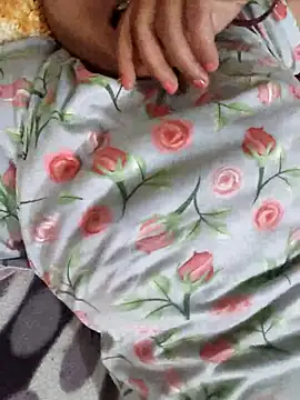 luxneha online show from 11-20-25, 07:42