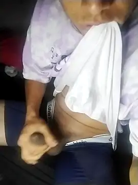 Snapshot of jhoncito_18 chatting on 11-23-25, 03:05 jhoncito 18 online show from 11-23-25, 03:05