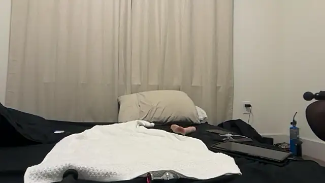 Snapshot of sethhtx713 chatting on 12-15-25, 06:30 sethhtx713 online show from 12-15-25, 06:30