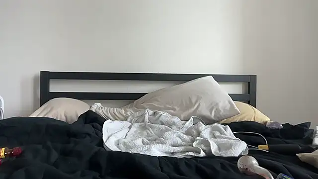 Snapshot of sethhtx713 chatting on 04-13-26, 02:54 sethhtx713 online show from 04-13-26, 02:54