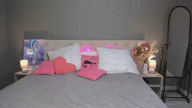 Snapshot of Malika_Raspberry chatting on 02-07-26, 01:24 Malika Raspberry online show from 02-07-26, 01:24