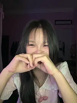 Kiee-lee online show from 05-18-26, 06:23