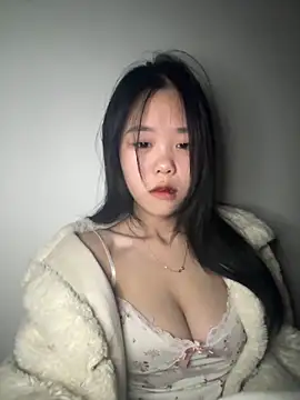 Kiee-lee online show from 11-26-25, 01:22