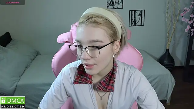 Megan Lora online show from 01-09-26, 12:50