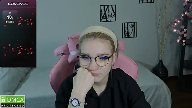 Megan Lora online show from 01-08-26, 12:49