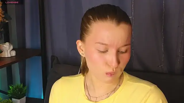 Snapshot of ImiMonroe chatting on 05-03-26, 05:45 ImiMonroe online show from 05-03-26, 05:45