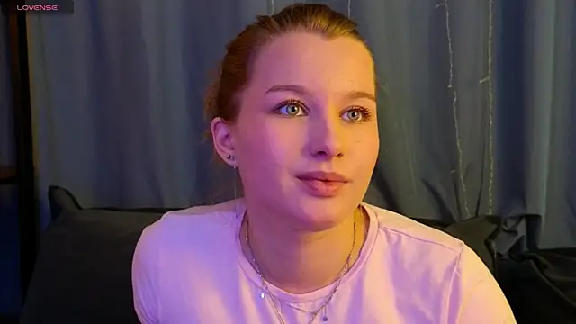 Snapshot of ImiMonroe chatting on 04-29-26, 04:27 ImiMonroe online show from 04-29-26, 04:27