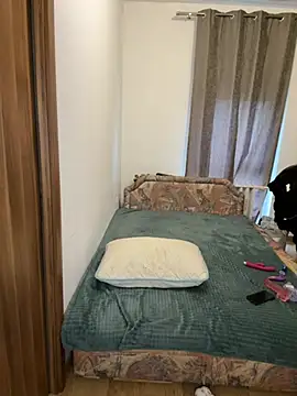 Snapshot of Herminoyouu chatting on 04-01-26, 06:04 Herminoyouu online show from 04-01-26, 06:04