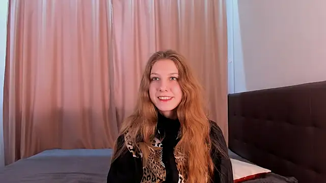 Snapshot of HazeLuneth chatting on 02-17-26, 06:33 HazeLuneth online show from 02-17-26, 06:33