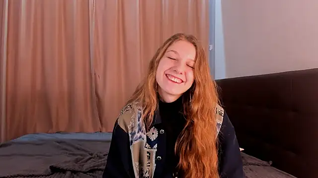 Snapshot of HazeLuneth chatting on 02-18-26, 06:22 HazeLuneth online show from 02-18-26, 06:22