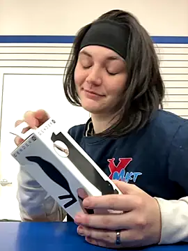 Kora Kat online show from 12-14-25, 07:47