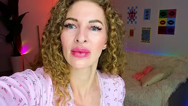 Anna  Herrera online show from 02-18-26, 07:21