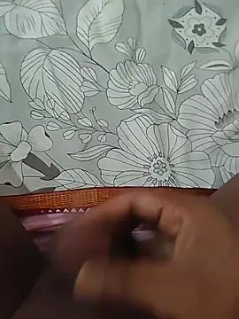 Snapshot of Hotboylumia_825321 chatting on 06-08-26, 08:04 Hotboylumia 825321 online show from 06-08-26, 08:04