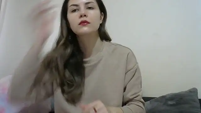 Snapshot of Erii18 chatting on 12-21-25, 12:07 Erii18 online show from 12-21-25, 12:07