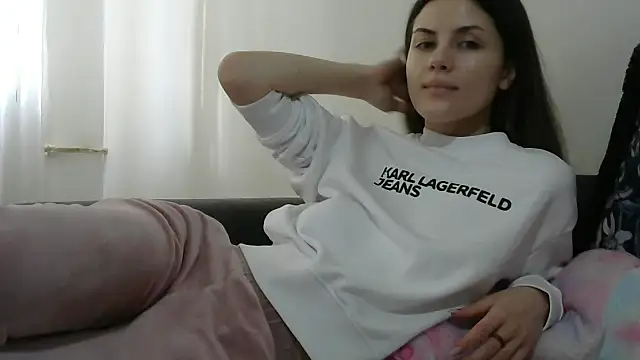 Erii18 online show from 02-13-26, 01:44