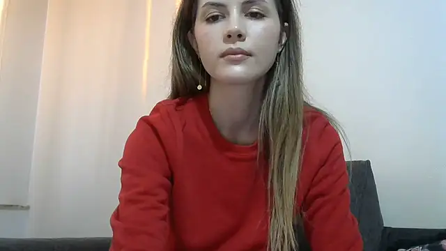 Snapshot of Erii18 chatting on 12-15-25, 02:34 Erii18 online show from 12-15-25, 02:34