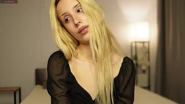 Snapshot of Angelic_Lynn chatting on 12-01-25, 01:12 Angelic Lynn online show from 12-01-25, 01:12
