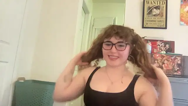 Snapshot of ariapeachy chatting on 11-21-25, 01:43 ariapeachy online show from 11-21-25, 01:43