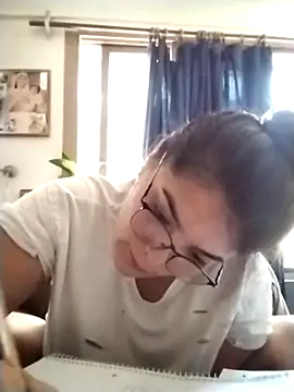 Snapshot of YouladyVidal chatting on 11-24-25, 04:40 YouladyVidal online show from 11-24-25, 04:40