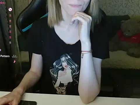   Katherine    online show from 11-22-25, 03:22