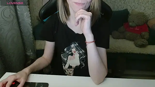   Katherine    online show from 11-20-25, 09:04