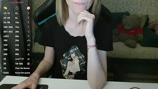   Katherine    online show from 11-24-25, 02:50