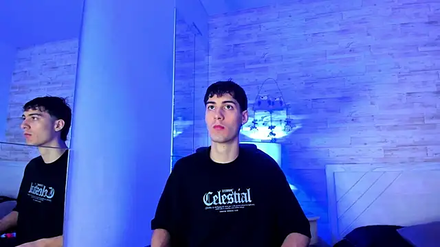 Snapshot of Emir_Ozan_ chatting on 11-28-25, 11:21 Emir Ozan online show from 11-28-25, 11:21