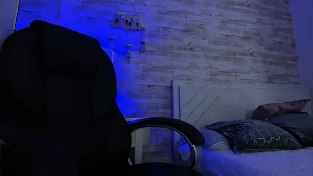 Snapshot of Emir_Ozan_ chatting on 01-09-26, 07:10 Emir Ozan online show from 01-09-26, 07:10