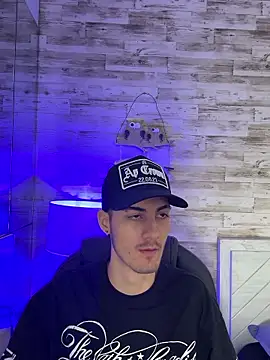 Snapshot of Emir_Ozan_ chatting on 01-15-26, 11:35 Emir Ozan online show from 01-15-26, 11:35