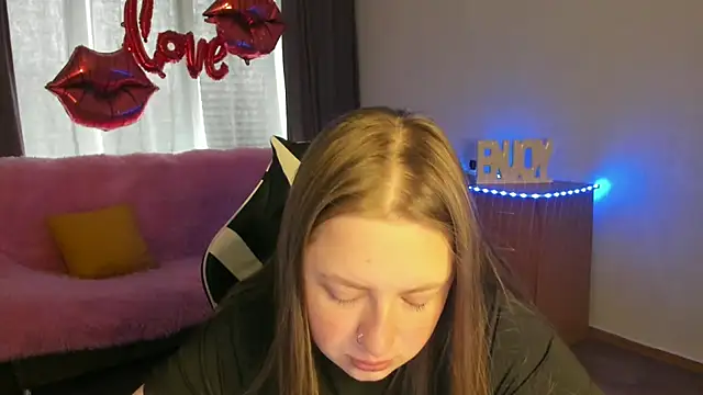 GirlPlayer online show from 05-17-26, 01:27