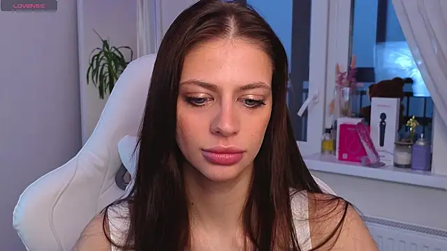 Daria Promisess online show from 11-28-25, 04:23