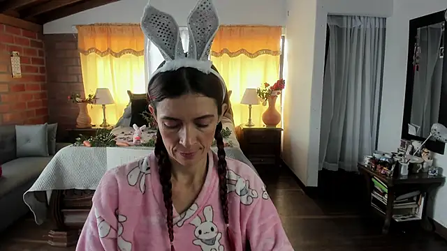 Charlotte-Willson online show from 04-02-26, 04:02