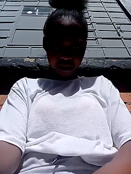 Sweethoneypot25 online show from 05-09-26, 10:40