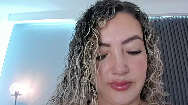 mia dollce online show from 03-11-26, 10:53