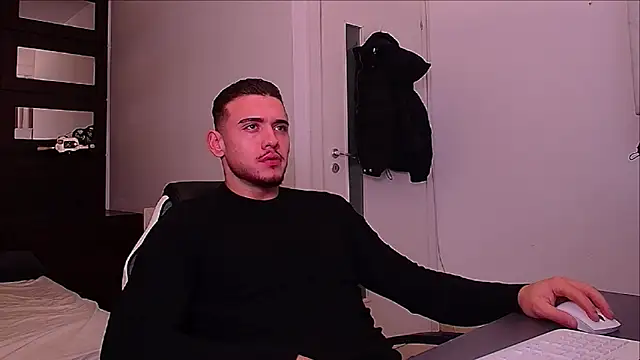 ElijahThorne online show from 12-22-25, 08:14