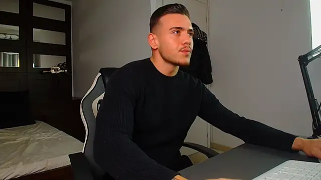 ElijahThorne online show from 01-10-26, 08:42