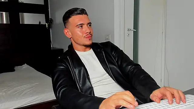 ElijahThorne online show from 03-26-26, 07:39